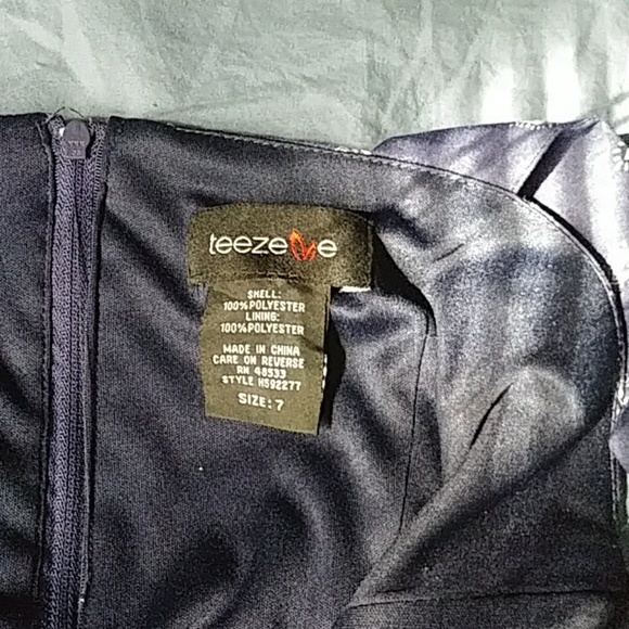 Dress - Picture 3 of 3